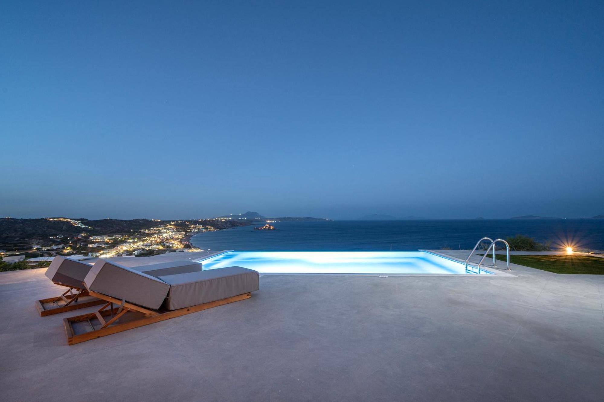 Mousonas Luxury Living *