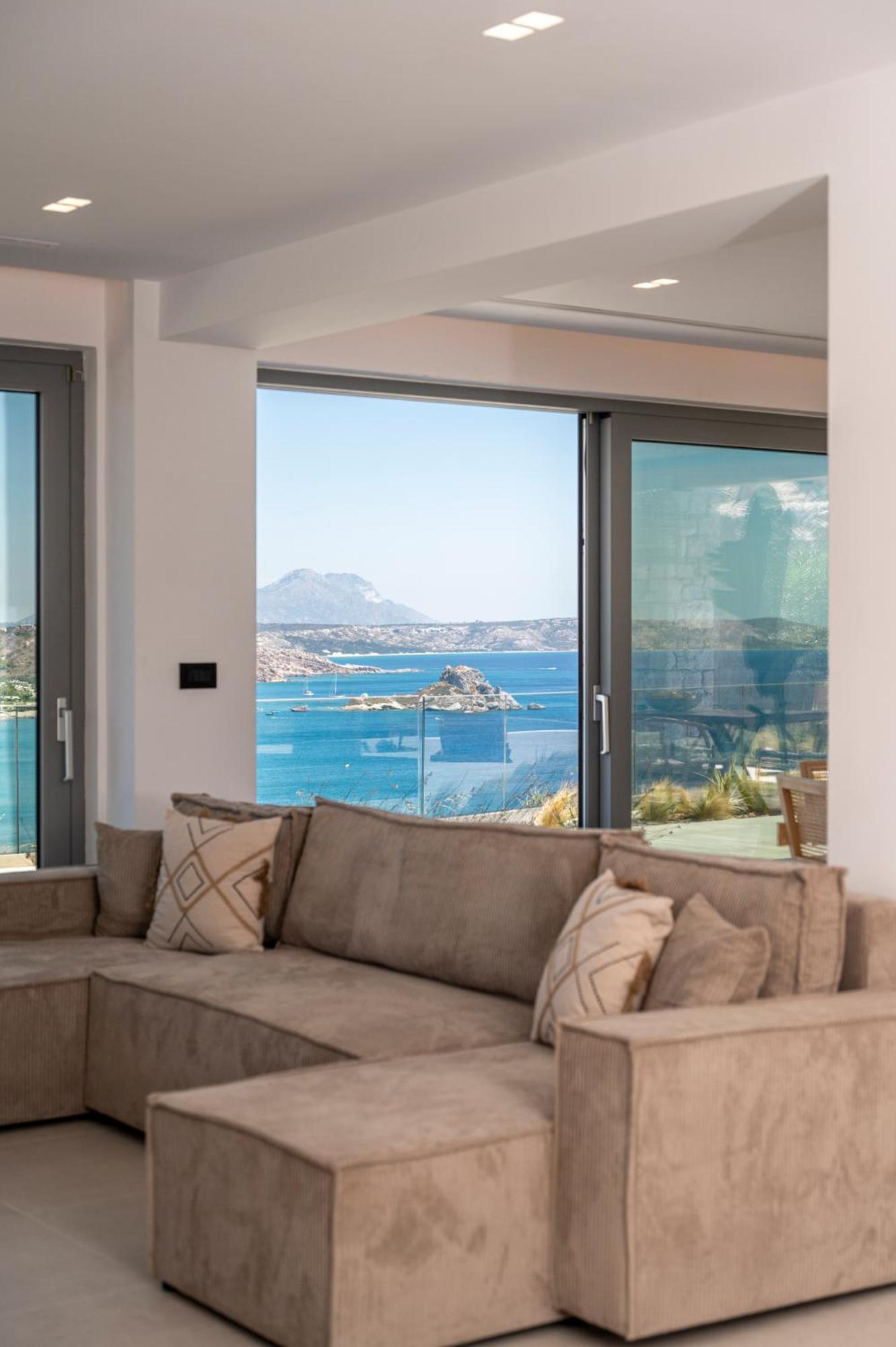 Mousonas Luxury Living *