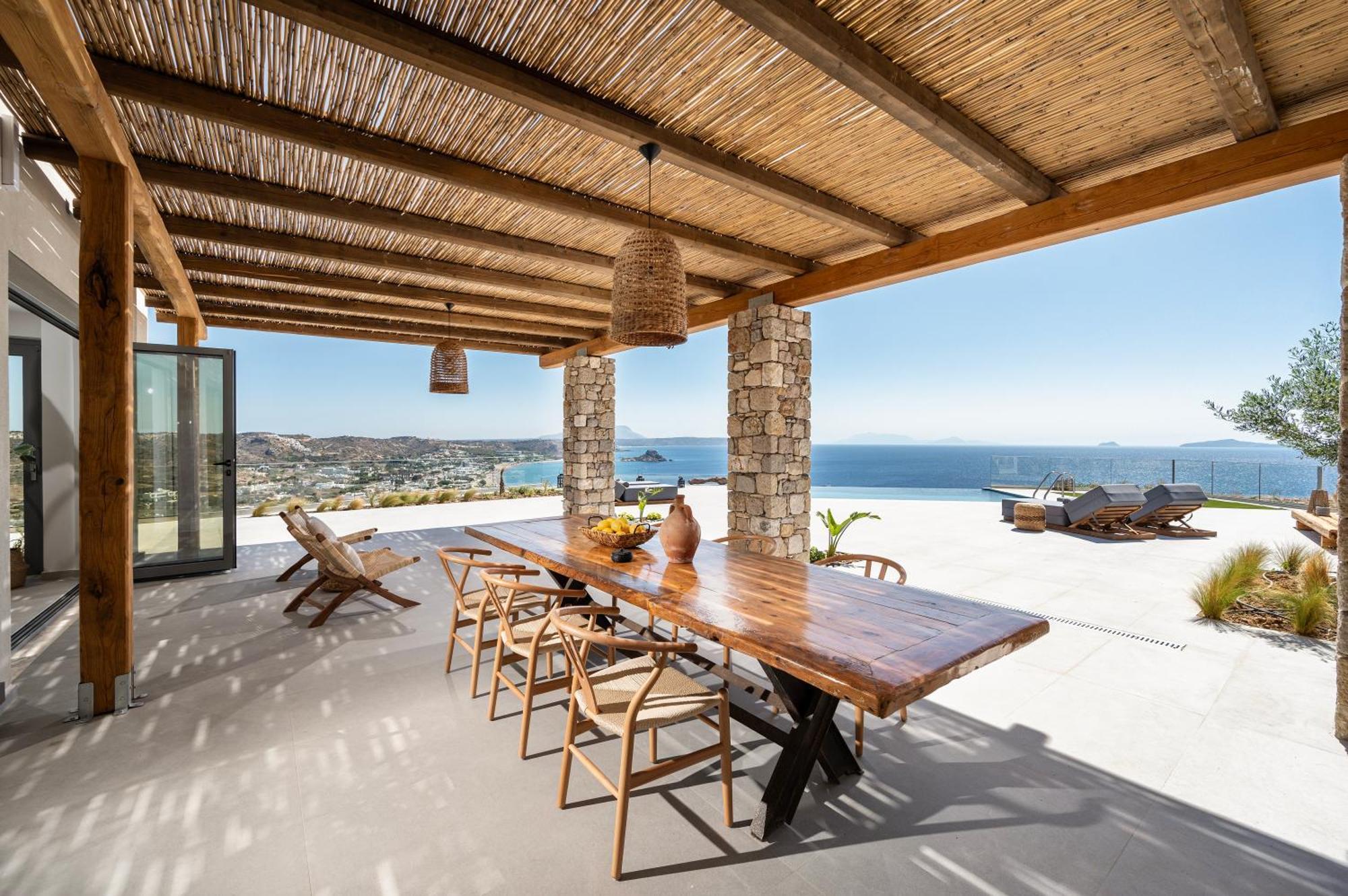 Mousonas Luxury Living *
