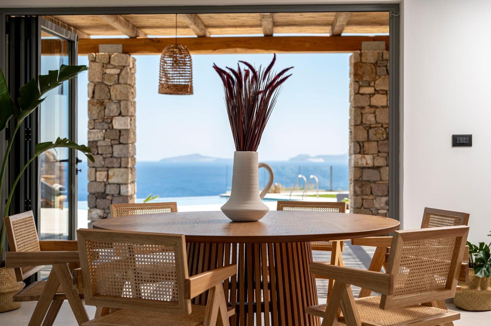 Mousonas Luxury Living